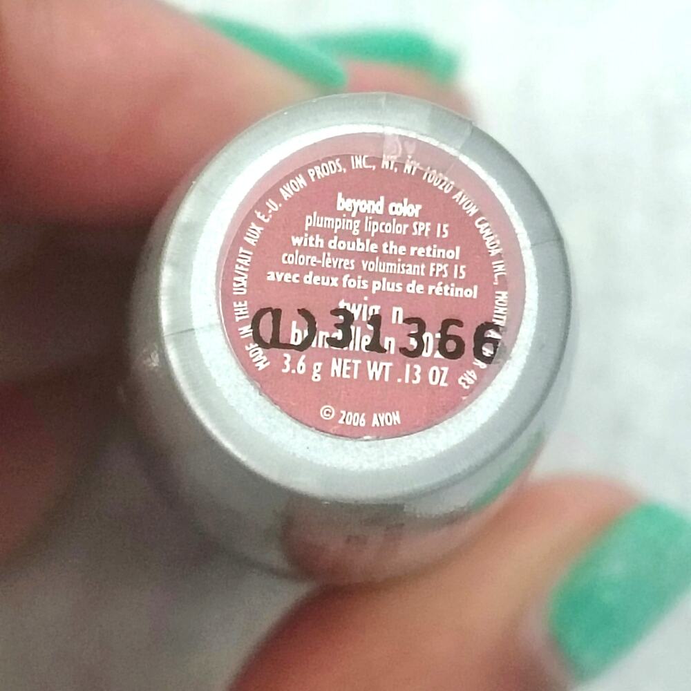 Avon Beyond Color Plumping Lipstick 2xRetinol Twig N 502 SPF 15 EXP 2009 Retired